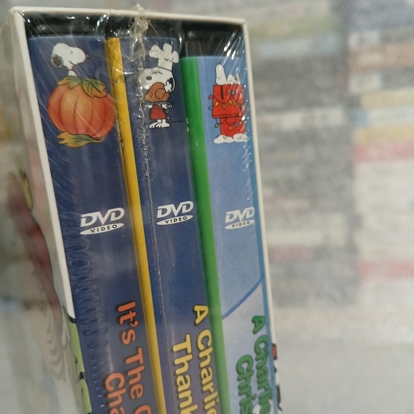 Peanuts Classic Holiday Collection 3-DVD Boxed Set (NEW SEALED) - Picture 8 of 9